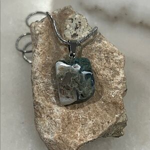 Green Moss Agate Gemstone Pendant Necklace